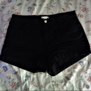 BLACK DENIM SHORTS